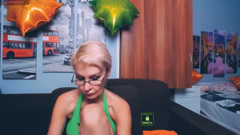 Helga online show from 11/12/25, 10:52