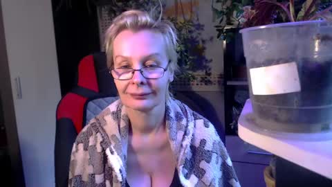 Helga online show from 05/19/26, 04:41