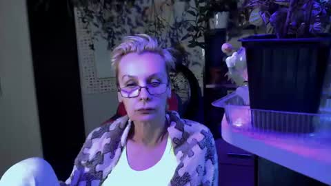 Helga online show from 07/16/26, 06:03