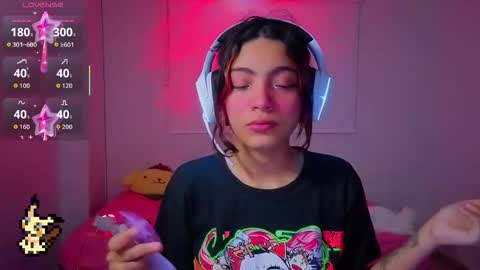 Helia Transfem and Amy online show from 12/19/25, 11:23