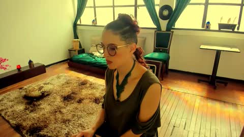 Heliconia online show from 01/18/26, 05:39