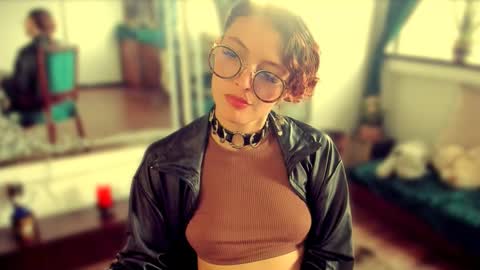 Heliconia online show from 03/28/26, 07:13