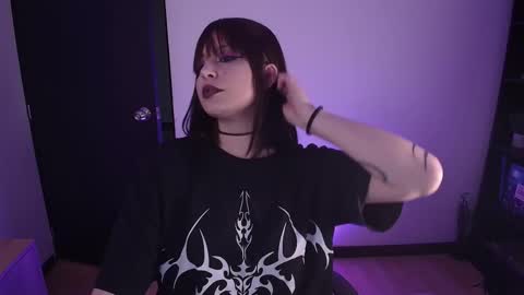 Snapshot of hell_dancer_ chatting on 12/01/25, 12:37 Lexa online show from 12/01/25, 12:37