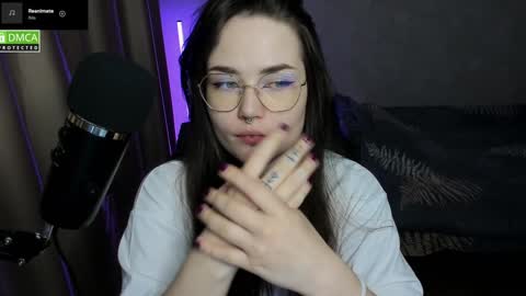 Red online show from 12/12/24, 04:32