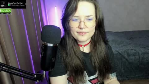 Red online show from 12/26/24, 09:26