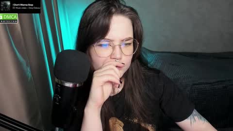 Red online show from 02/01/25, 10:02