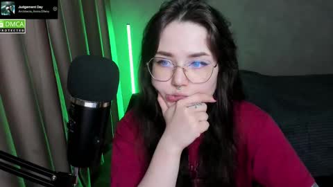 Red online show from 03/09/25, 06:43