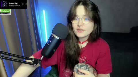 Red online show from 09/23/25, 06:44