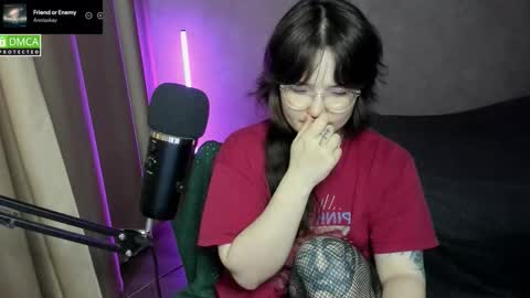 Red online show from 10/24/25, 06:59