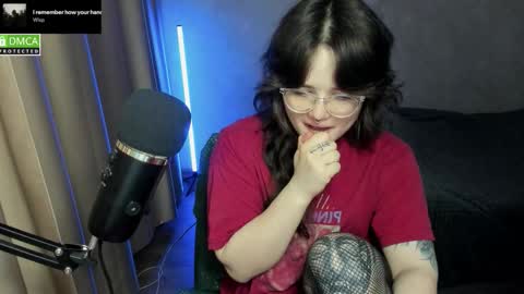 Red online show from 11/14/25, 05:44