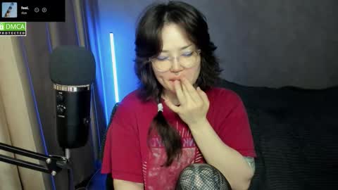 Red online show from 11/16/25, 06:13