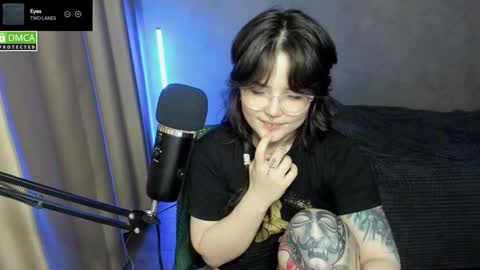 Red online show from 11/18/25, 06:01