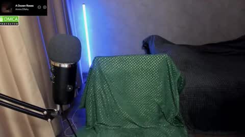 Red online show from 11/30/25, 06:34