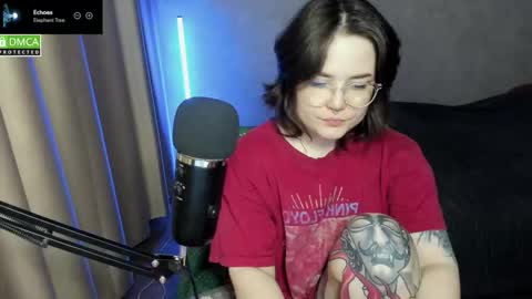 Red online show from 12/17/25, 06:47