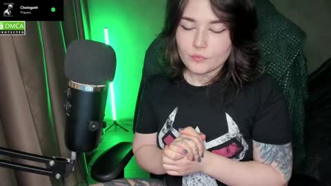 Red online show from 04/27/26, 07:34