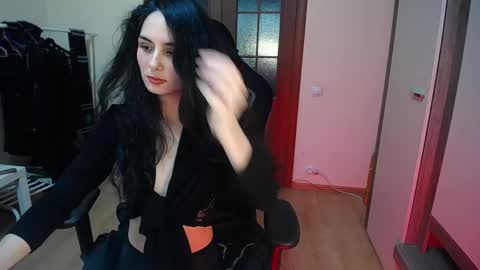 Helen online show from 05/18/26, 07:09