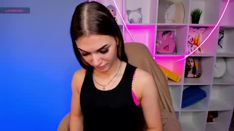 Snapshot of hellen__moore chatting on 01/30/25, 01:11 GTM3Mon Tue Wed Thu Fri San 0400 am-1030pm online show from 01/30/25, 01:11