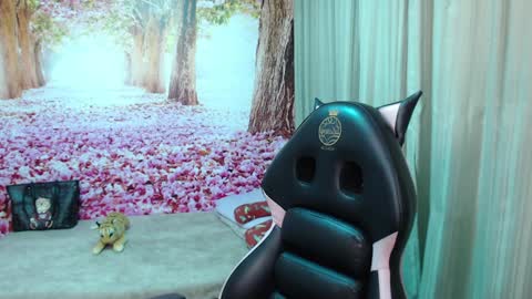 Hellen online show from 12/20/24, 08:55