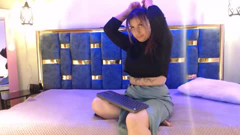 Snapshot of hellen_mark chatting on 03/24/26, 11:15 Hellen. online show from 03/24/26, 11:15