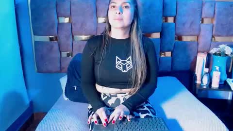 Snapshot of hellen_mark chatting on 03/27/26, 11:21 Hellen. online show from 03/27/26, 11:21