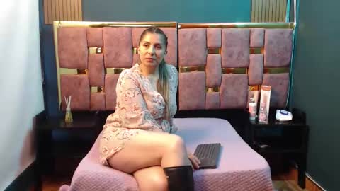 Snapshot of hellen_mark chatting on 03/31/26, 11:10 Hellen. online show from 03/31/26, 11:10