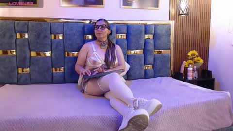 Snapshot of hellen_mark chatting on 04/09/26, 03:17 Hellen. online show from 04/09/26, 03:17