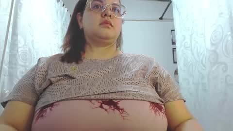 Snapshot of hellen_sevda chatting on 06/01/26, 06:20 Hellen Sevda online show from 06/01/26, 06:20