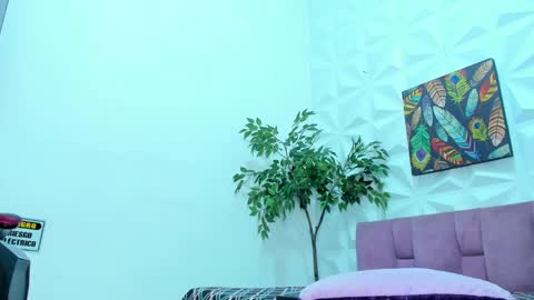 hellen     online show from 02/19/25, 07:16