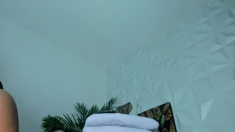 hellen     online show from 11/14/25, 07:23