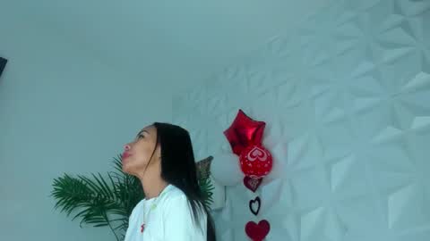 Snapshot of hellen_sky_ chatting on 02/16/26, 07:10 hellen online show from 02/16/26, 07:10