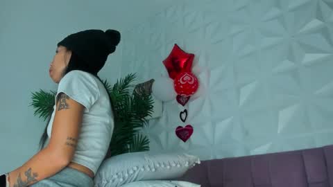 Snapshot of hellen_sky_ chatting on 02/17/26, 07:09 hellen online show from 02/17/26, 07:09