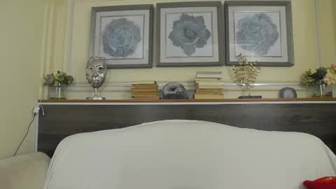 Snapshot of hellendesire chatting on 11/15/25, 03:59 online show from 11/15/25, 03:59