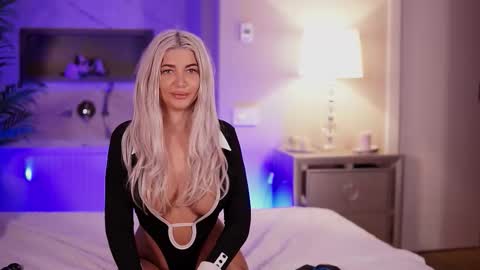 hellenroyy online show from 11/05/25, 04:23