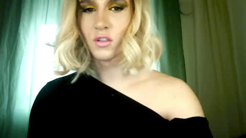 Snapshot of hellenspellman chatting on 03/10/25, 05:43 Helen Spellman online show from 03/10/25, 05:43