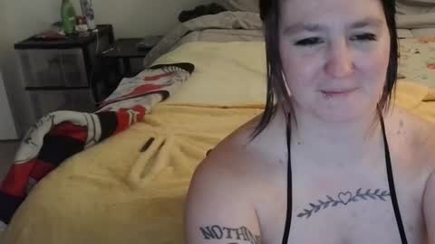 Snapshot of hellienadesroser chatting on 06/11/26, 12:32 HellienaDesroser online show from 06/11/26, 12:32