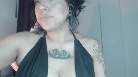 Snapshot of hello_demonkitty chatting on 01/29/25, 05:45 SIMONA online show from 01/29/25, 05:45