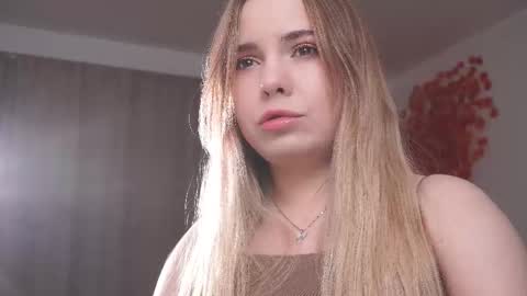 Snapshot of hello_taya chatting on 10/09/25, 09:35 Taya online show from 10/09/25, 09:35