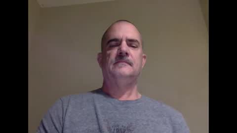 Snapshot of helloitsme969 chatting on 12/19/25, 06:04 helloitsme969 online show from 12/19/25, 06:04