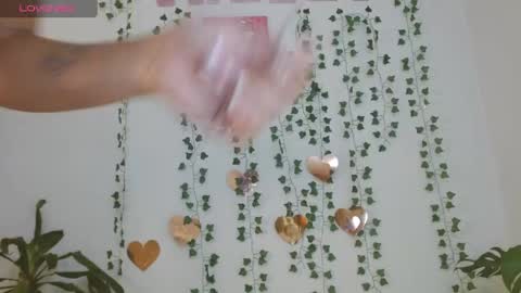 hellokitty_valery1 online show from 04/18/26, 12:25