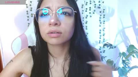 hellokitty_valery1 online show from 05/17/26, 12:30