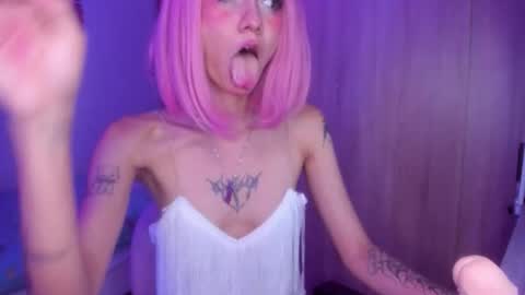 Raven and Momo online show from 01/05/26, 10:02