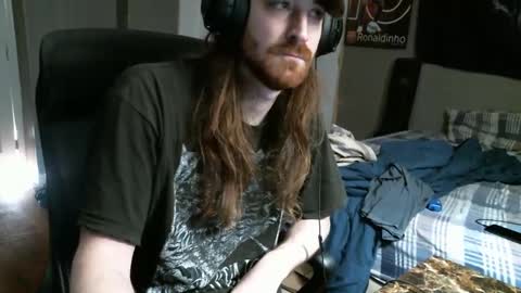 Snapshot of hellothereimcoolyo chatting on 12/22/24, 03:00 longhairbeardedguy online show from 12/22/24, 03:00