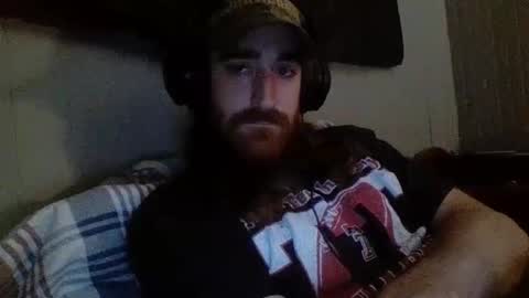 Snapshot of hellothereimcoolyo chatting on 09/24/25, 05:05 longhairbeardedguy online show from 09/24/25, 05:05