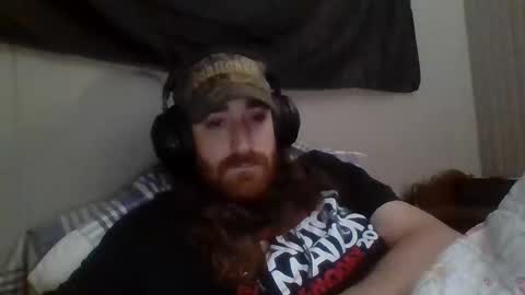 Snapshot of hellothereimcoolyo chatting on 12/21/25, 09:22 longhairbeardedguy online show from 12/21/25, 09:22