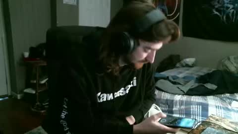 Snapshot of hellothereimcoolyo chatting on 04/09/26, 11:15 longhairbeardedguy online show from 04/09/26, 11:15