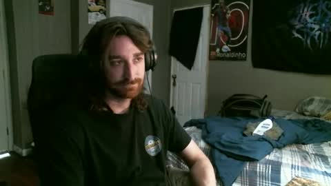 Snapshot of hellothereimcoolyo chatting on 04/12/26, 08:47 longhairbeardedguy online show from 04/12/26, 08:47
