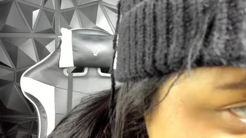 heluehorny13 online show from 02/23/25, 03:35