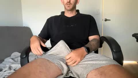 Snapshot of hendo92 chatting on 09/26/25, 12:14 Hendo online show from 09/26/25, 12:14