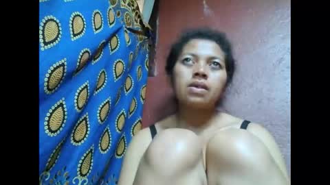 Snapshot of henitsaldy chatting on 10/11/25, 07:07 henitsaldy online show from 10/11/25, 07:07