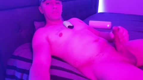 HENNIDRIP online show from 11/23/25, 04:34